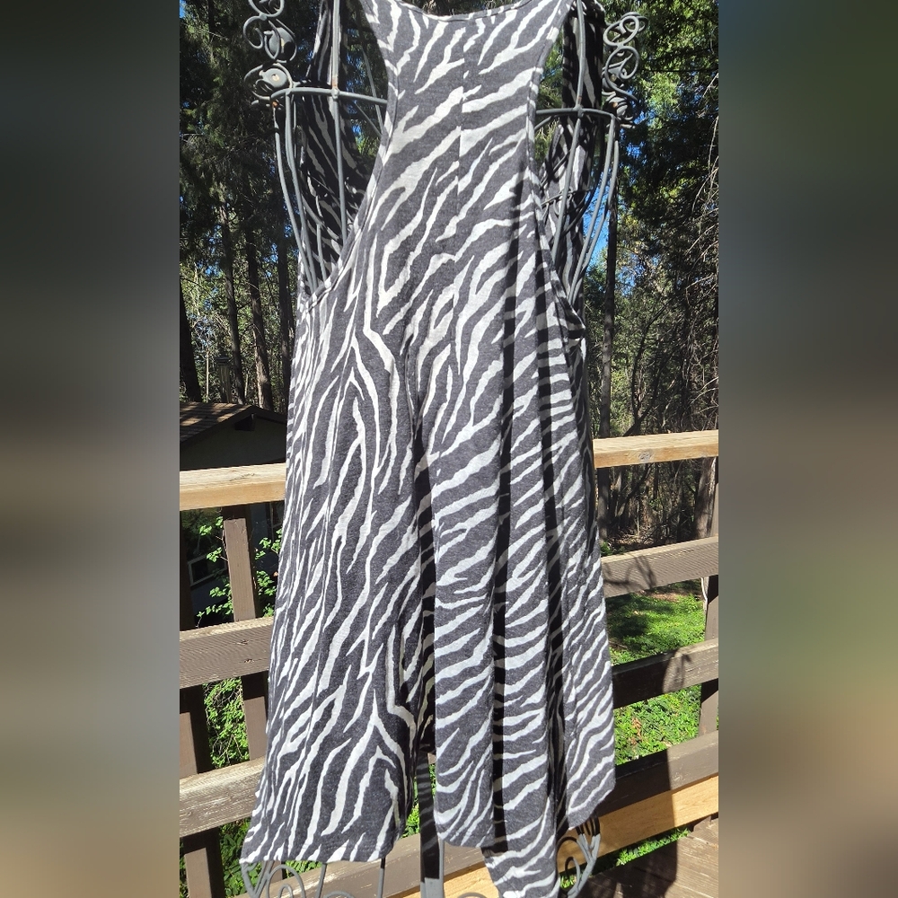 Stranded Zebra Sheer Layering Long Tank SzXL HOST PICK!🎉🎊 - Picture 5 of 7